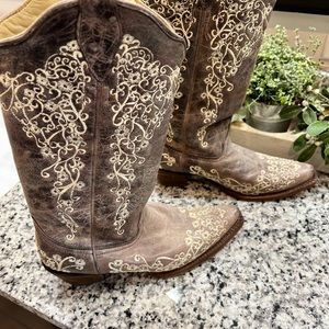 Corral boots